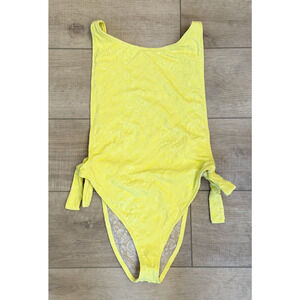 NEW FREE PEOPLE FREE-EST YELLOW TEXTURED FLORAL THE PAMELA ONE PIECE SWIMSUIT M
